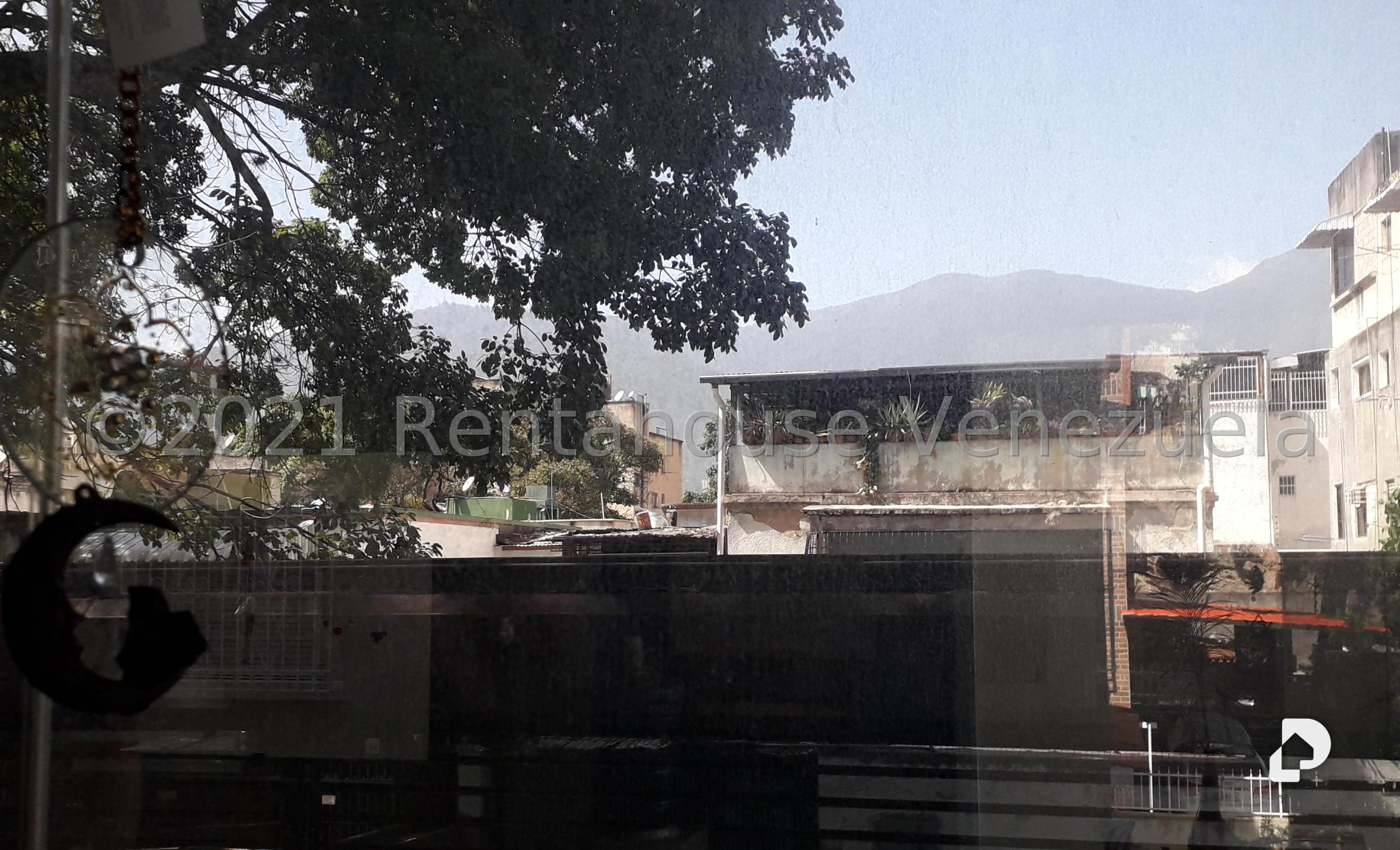 Local comercial en Los Chaguaramos, Caracas