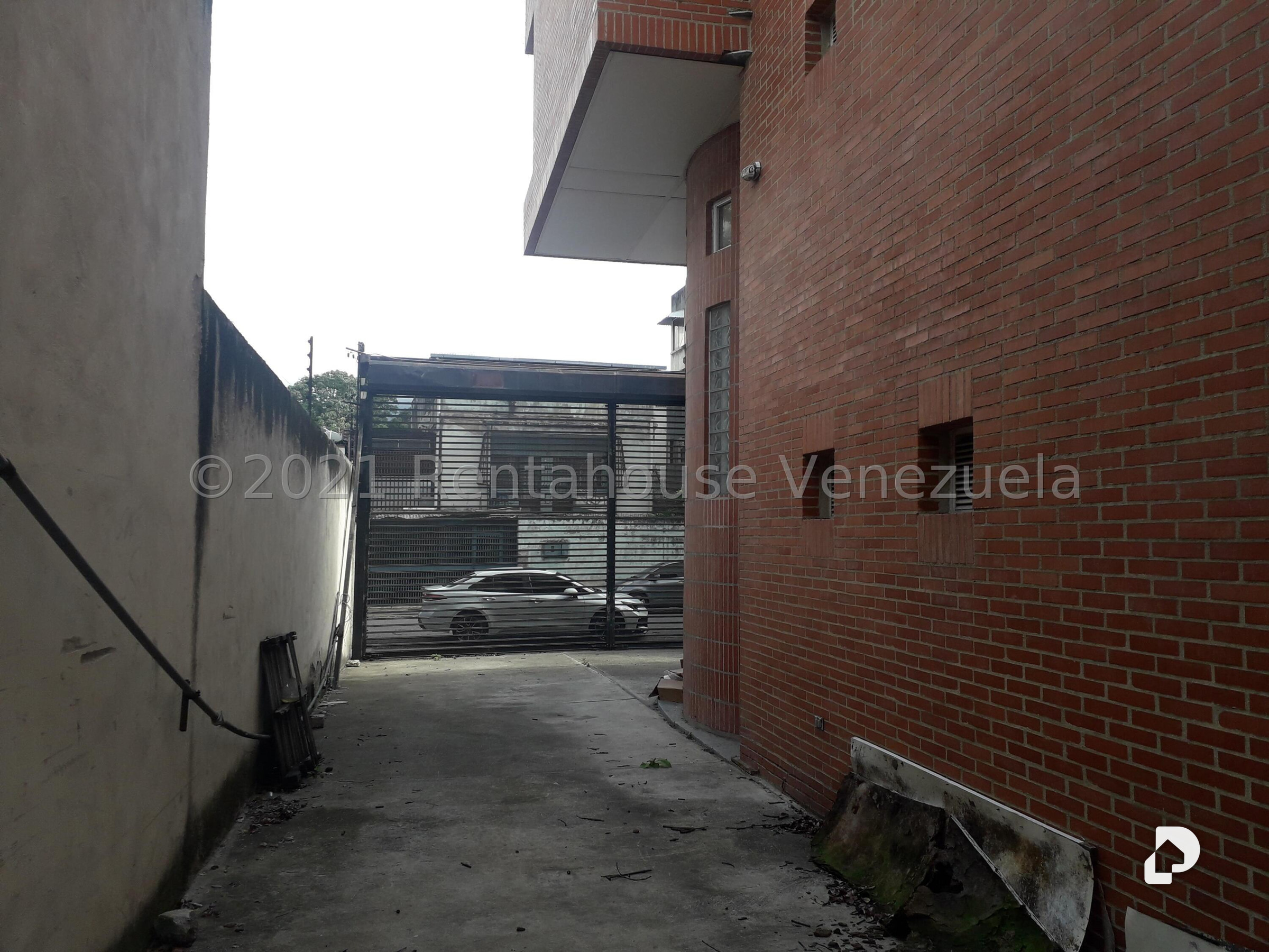 Local comercial en Los Chaguaramos, Caracas