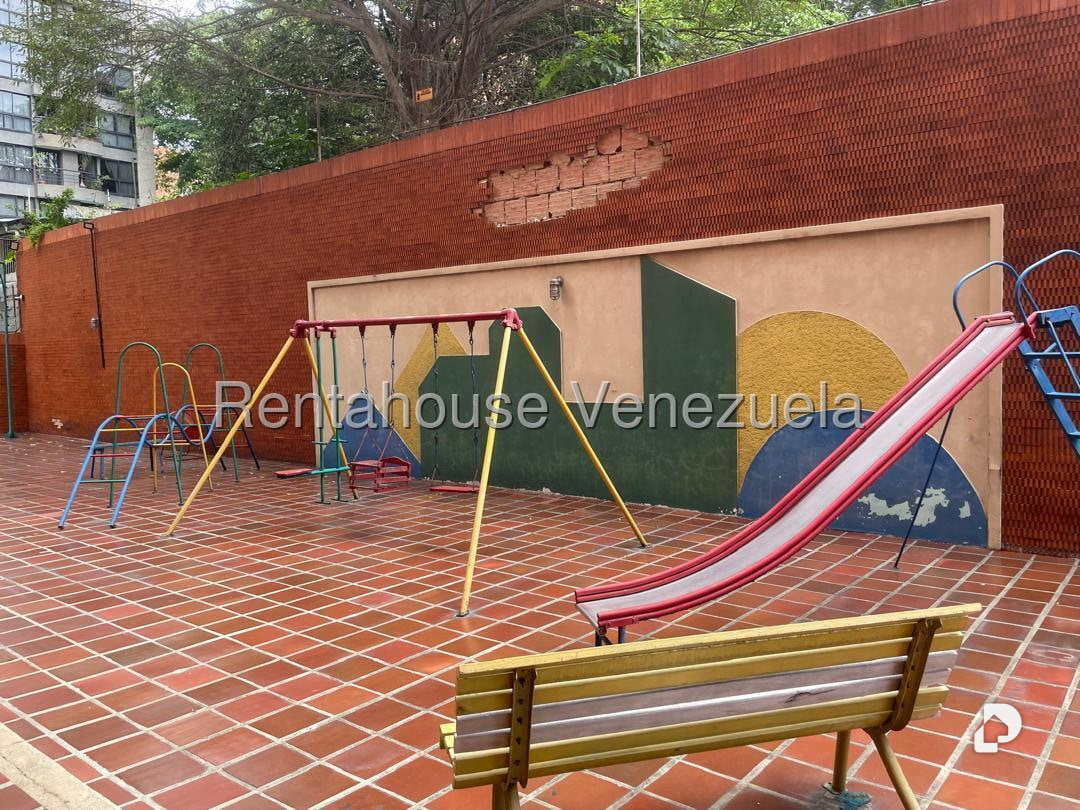 Apartamento en El Rosal, Caracas – 12