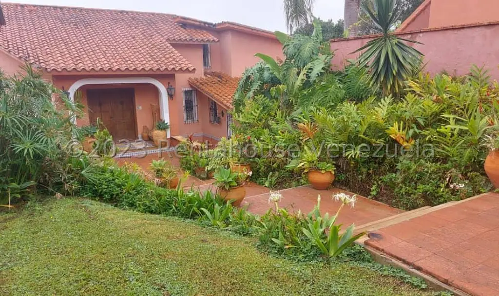 Casa en La Lagunita Country Club, Caracas - 1
