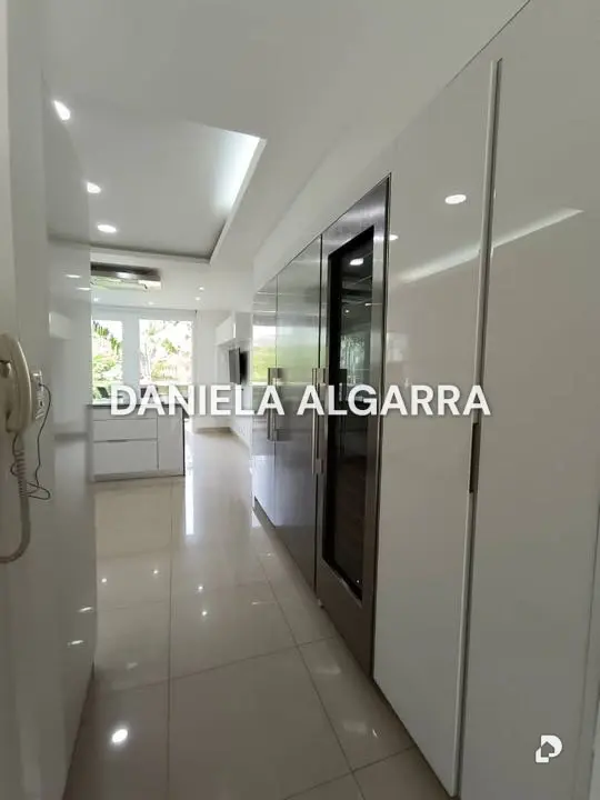 Townhouse en B. 13 de Septiembre, Valencia – 23