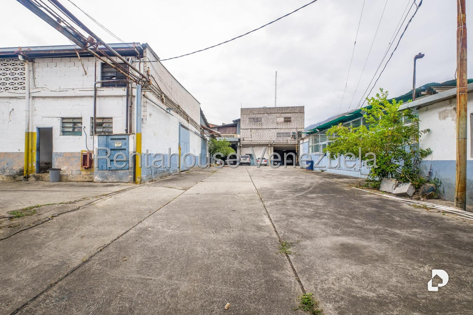 Local comercial en Parque Caiza, Caracas – 3