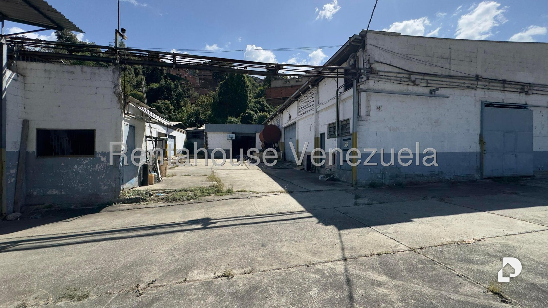 Local comercial en Parque Caiza, Caracas – 6