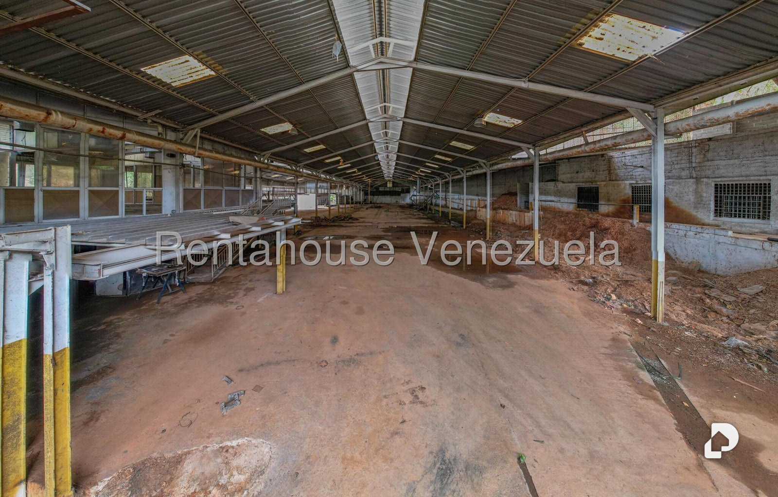 Local comercial en Parque Caiza, Caracas – 10