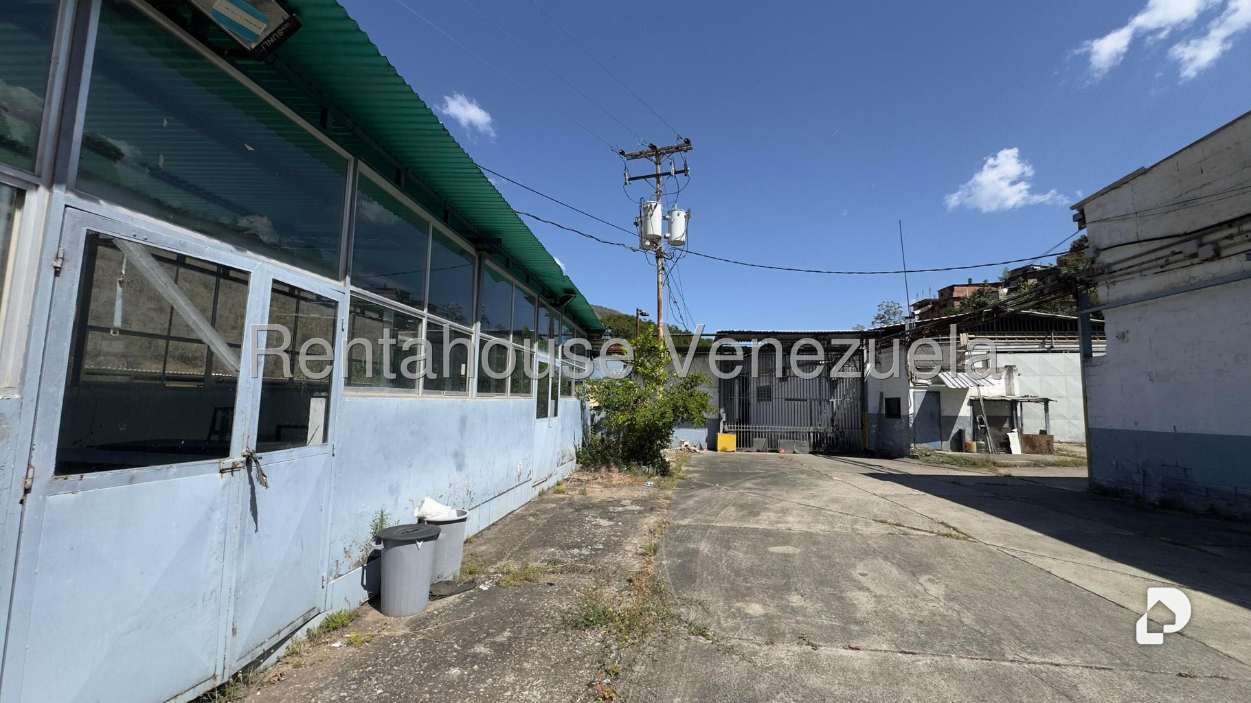 Local comercial en Parque Caiza, Caracas – 8