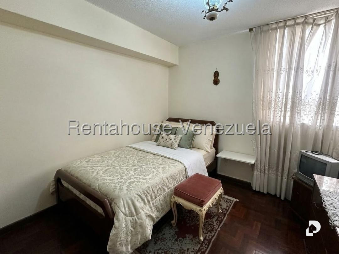 Apartamento en San Bernardino, Caracas – 13