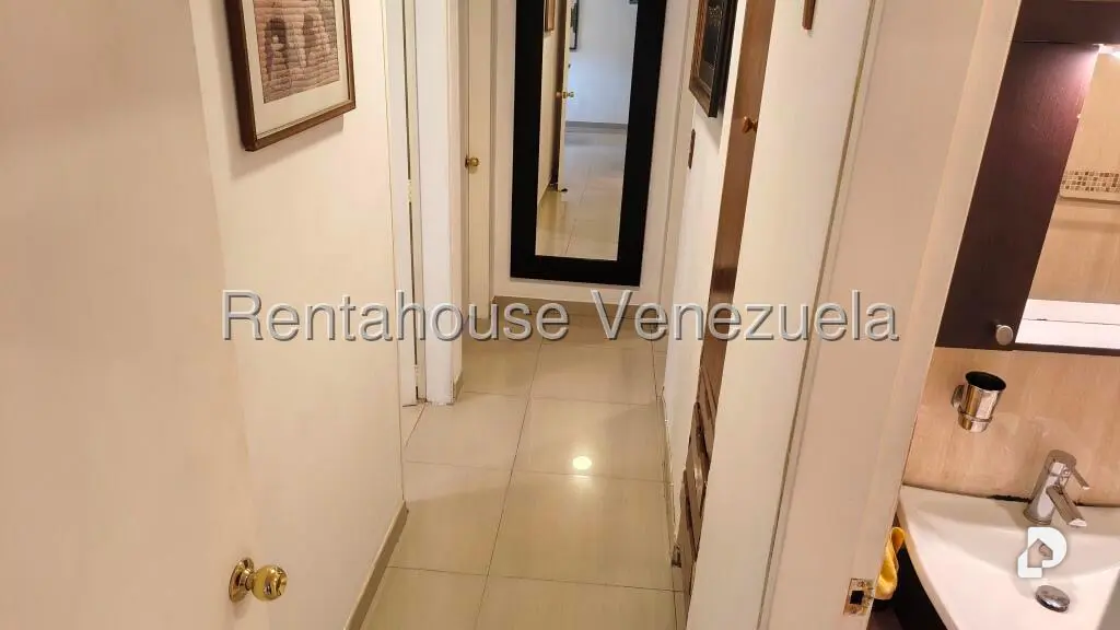 Apartamento en La Urbina, Caracas – 10