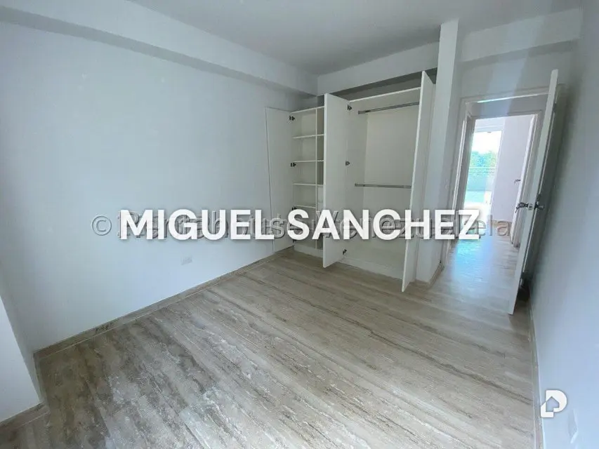 Apartamento en La Lagunita, Caracas – 14