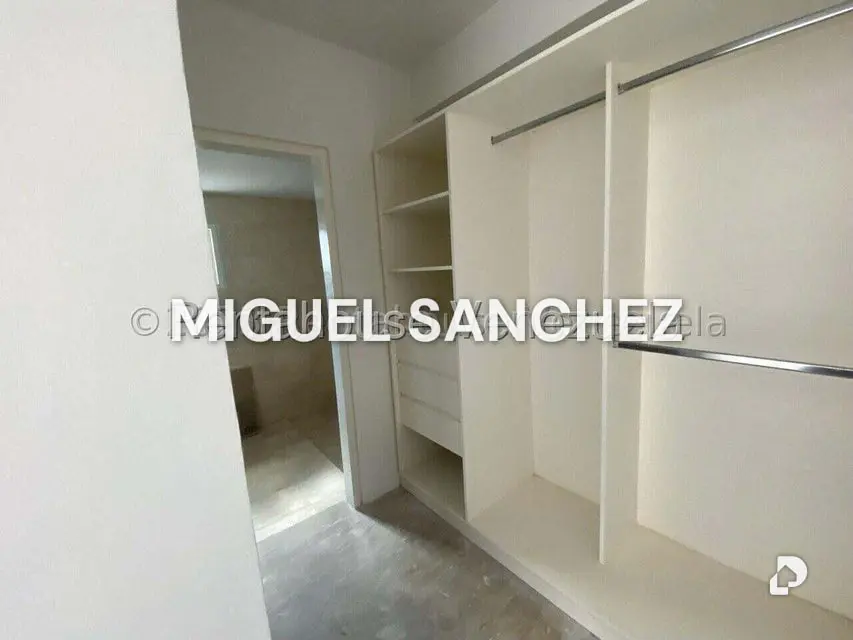 Apartamento en La Lagunita, Caracas – 8