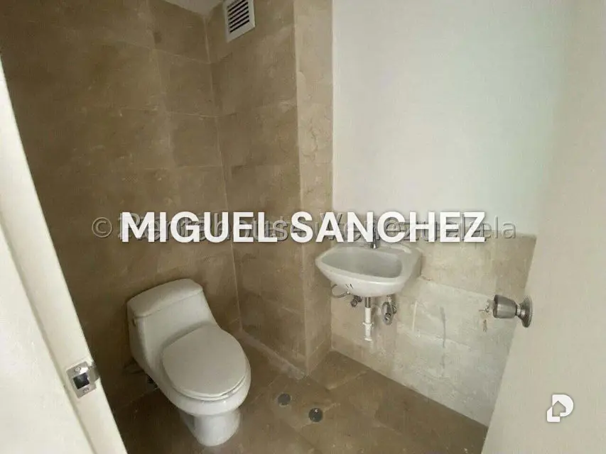 Apartamento en La Lagunita, Caracas – 17