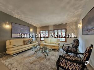 Casa en Cumbres de Curumo, Caracas – 28