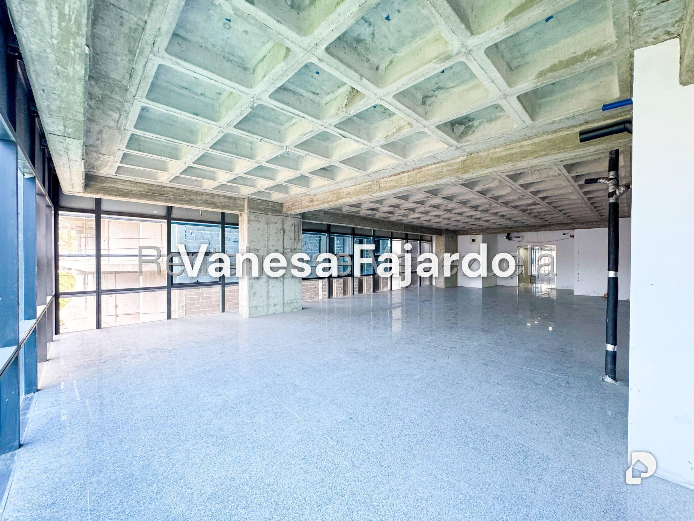 Oficina en Las Mercedes, Caracas – 23