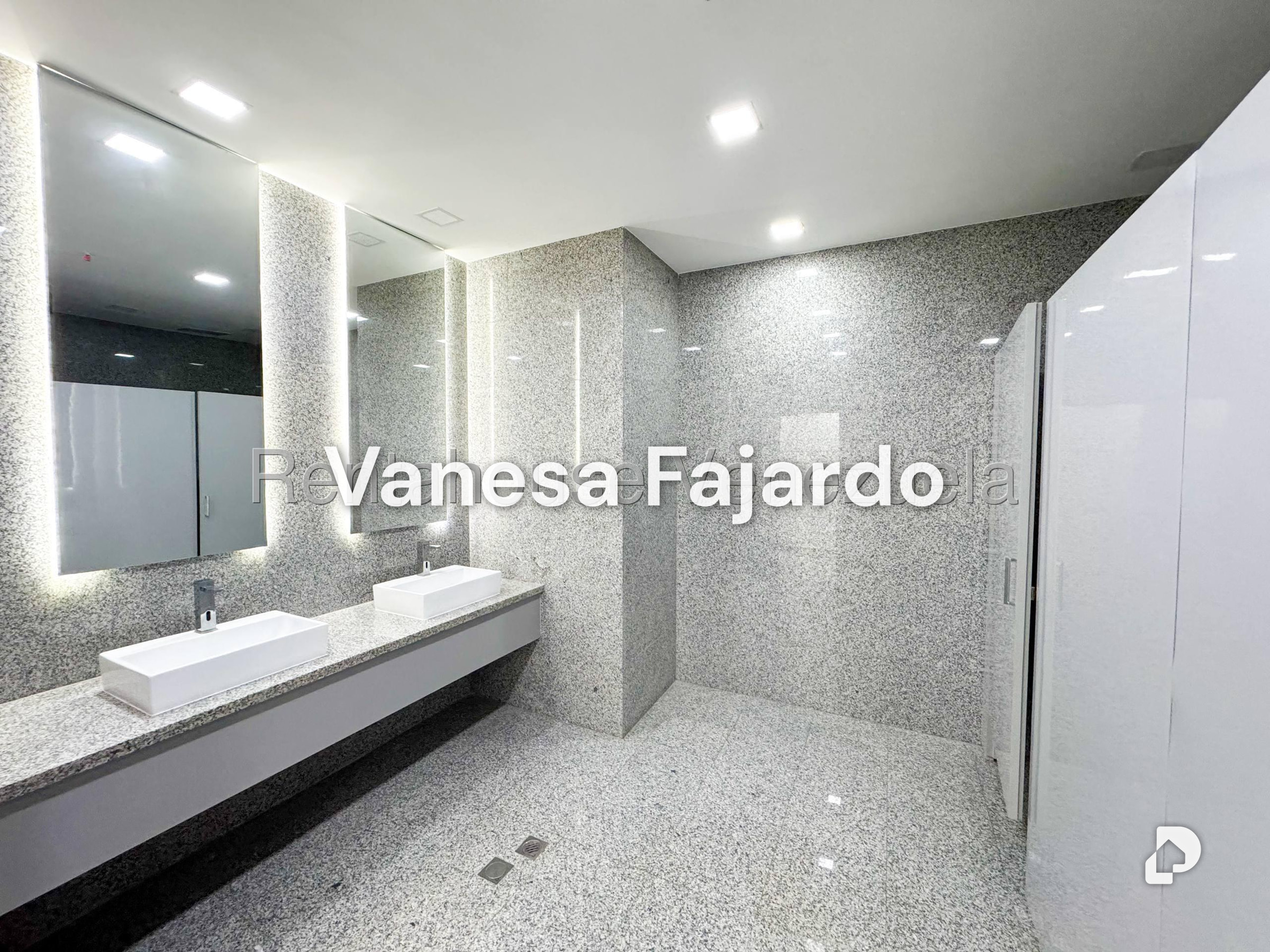 Oficina en Las Mercedes, Caracas – 26