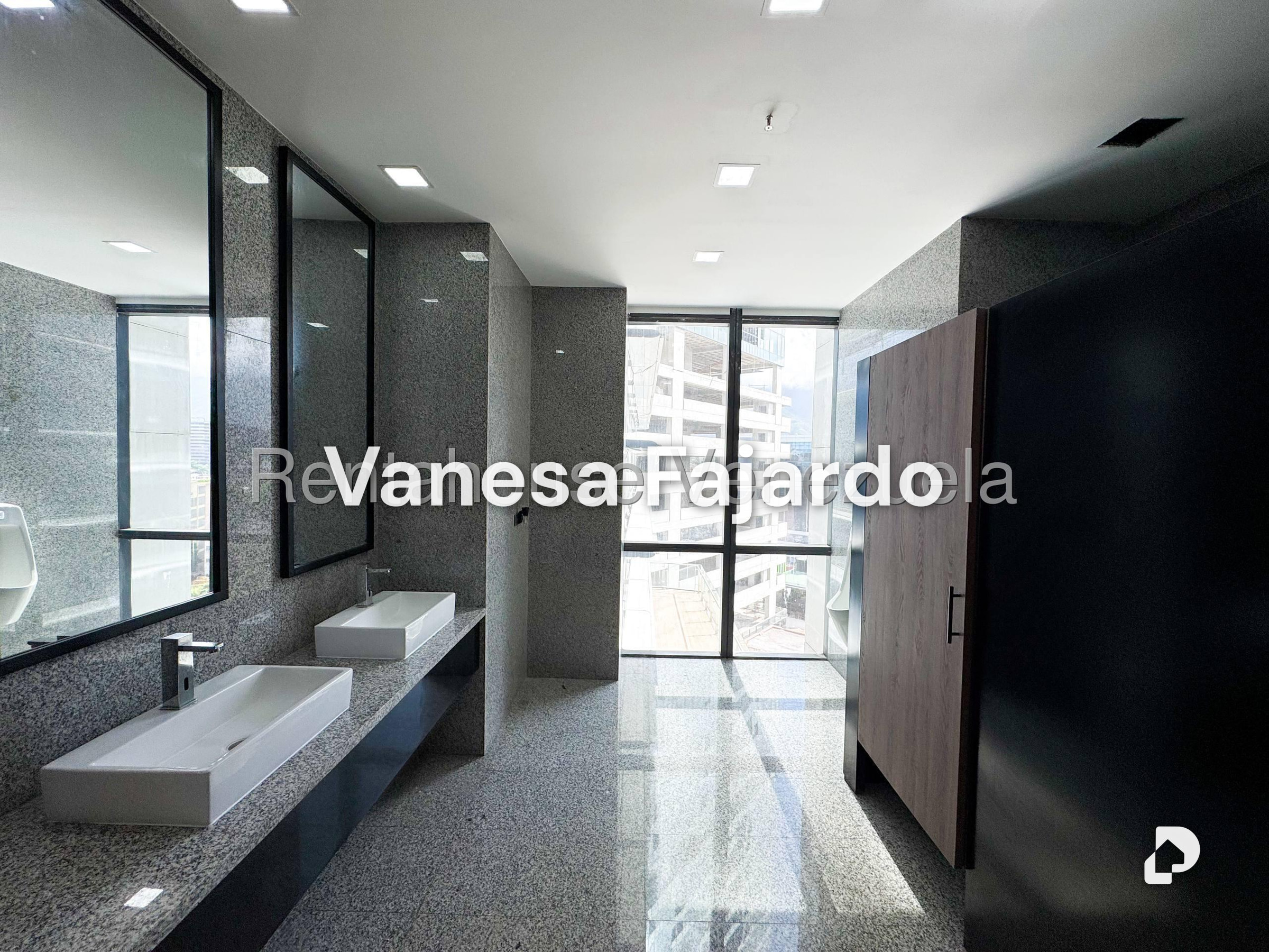 Oficina en Las Mercedes, Caracas – 25