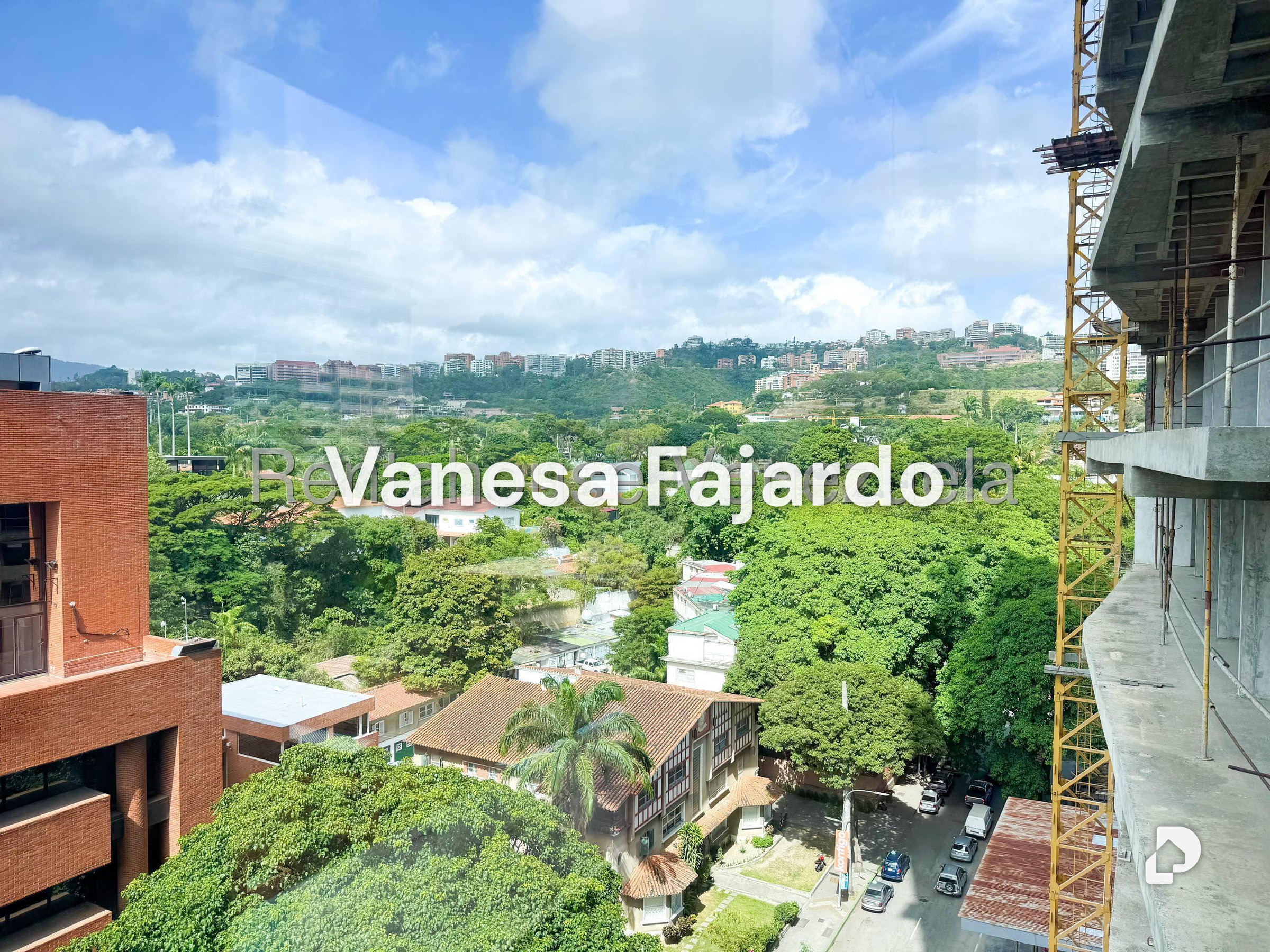 Oficina en Las Mercedes, Caracas – 18