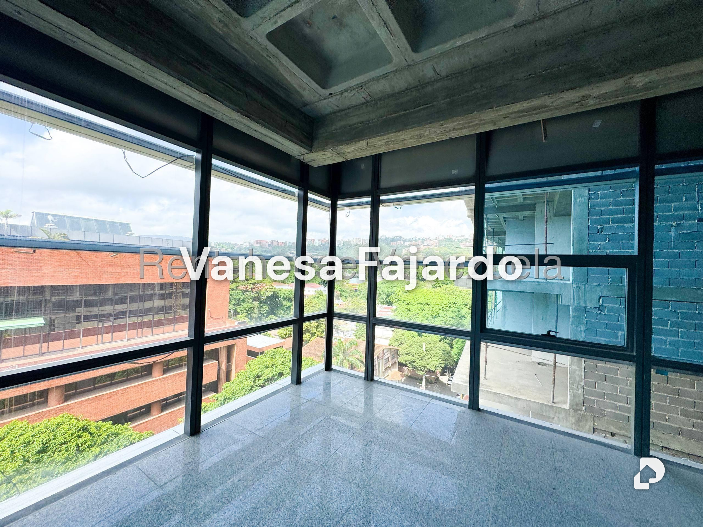Oficina en Las Mercedes, Caracas – 13