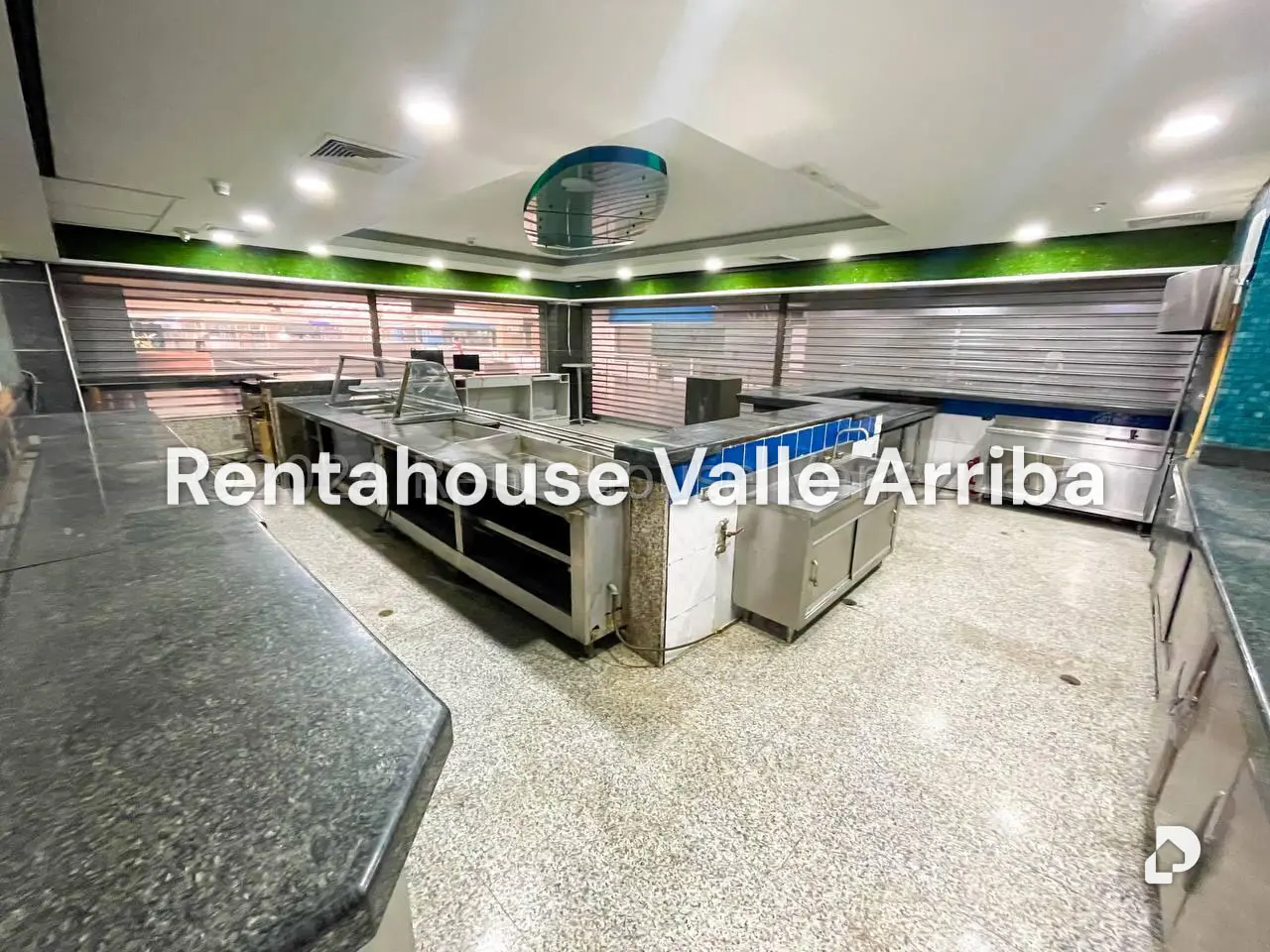 Local comercial en Los Palos Grandes, Caracas – 28