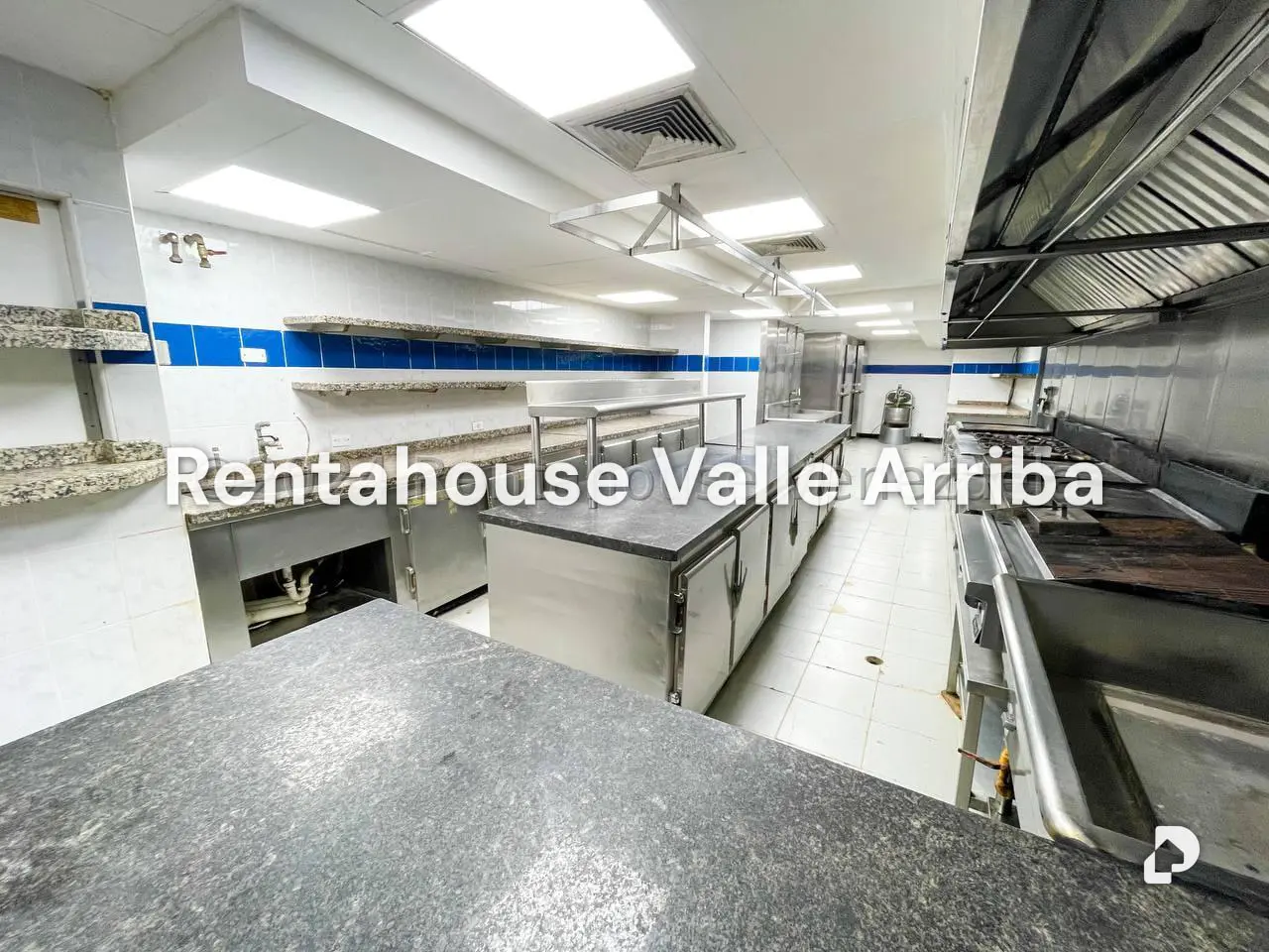 Local comercial en Los Palos Grandes, Caracas – 12
