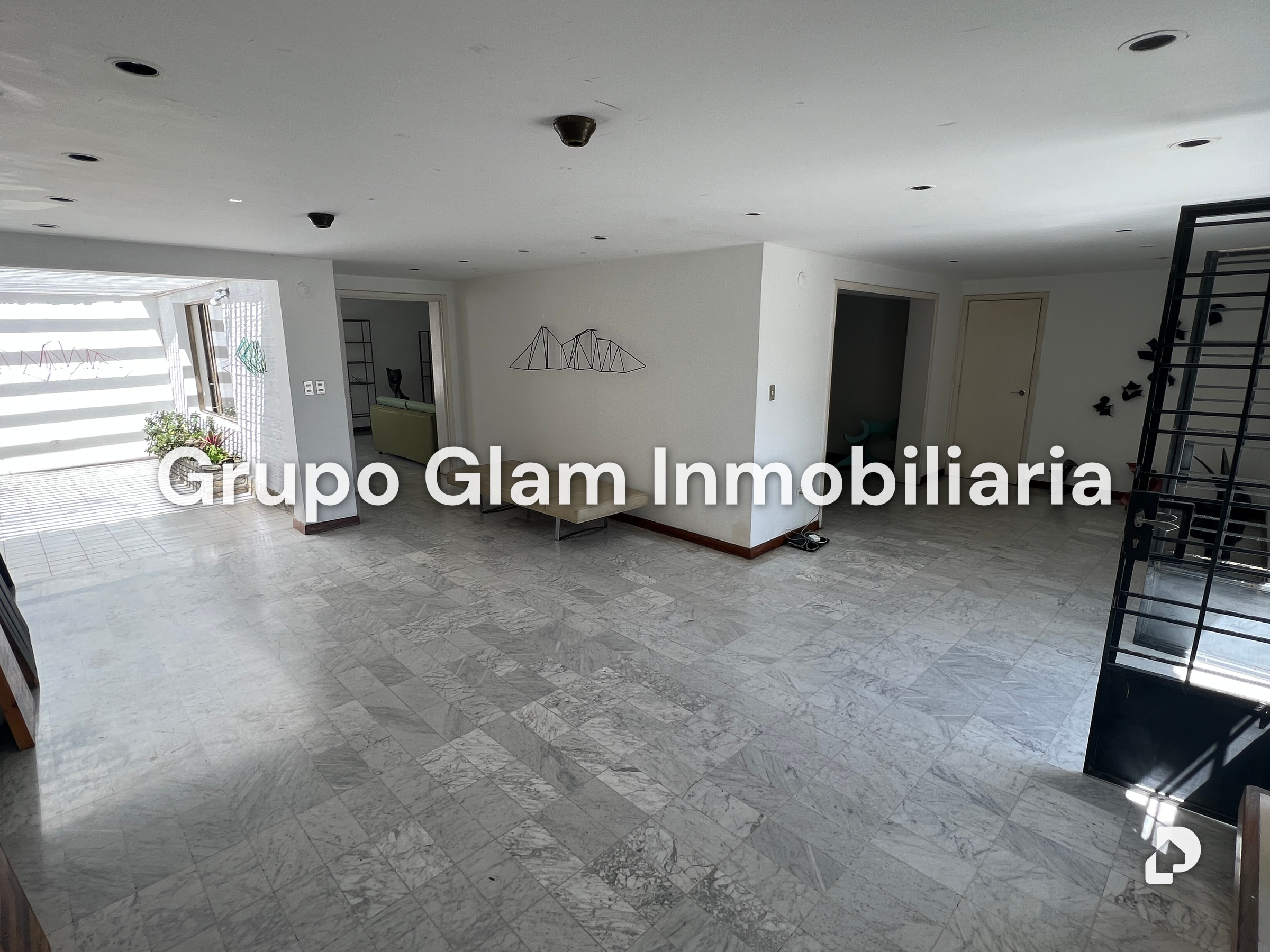Casa en Altamira, Caracas – 13