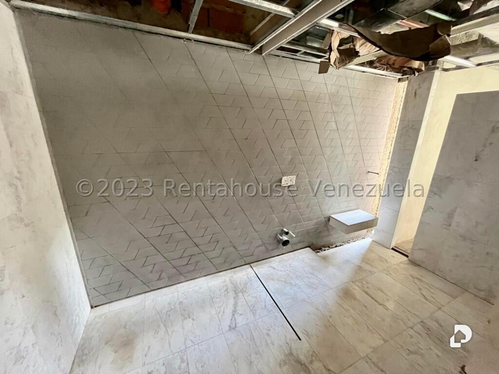Casa en Cerro Verde, Caracas – 31