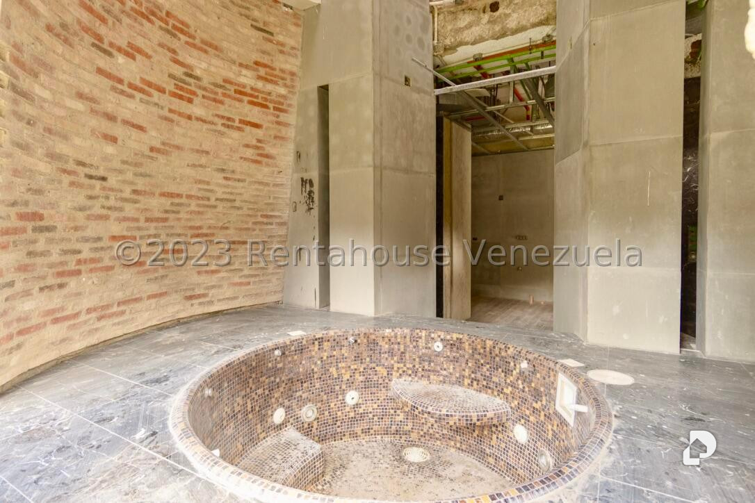 Casa en Cerro Verde, Caracas – 36