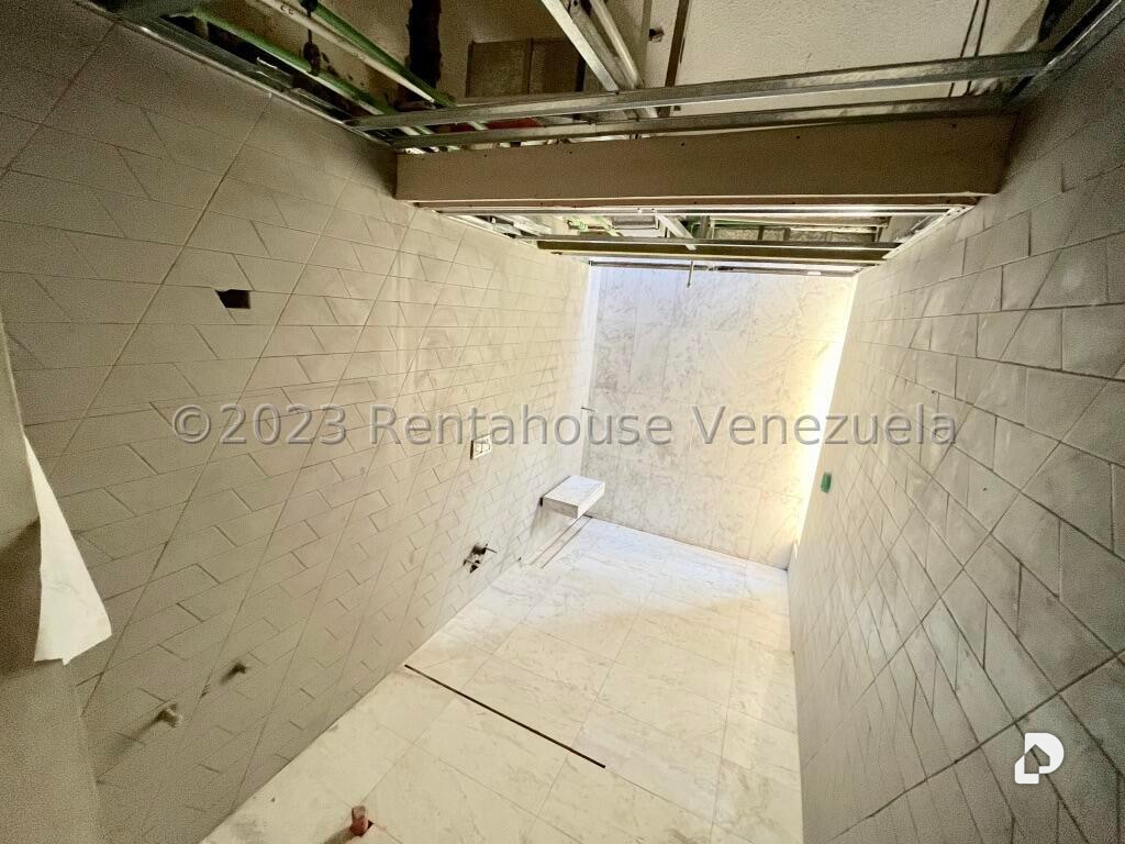 Casa en Cerro Verde, Caracas – 25