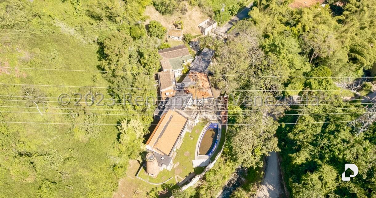 Casa en Cerro Verde, Caracas – 51