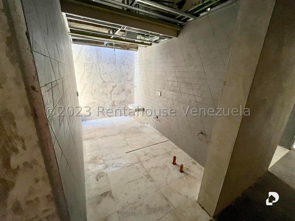 Casa en Cerro Verde, Caracas – 27